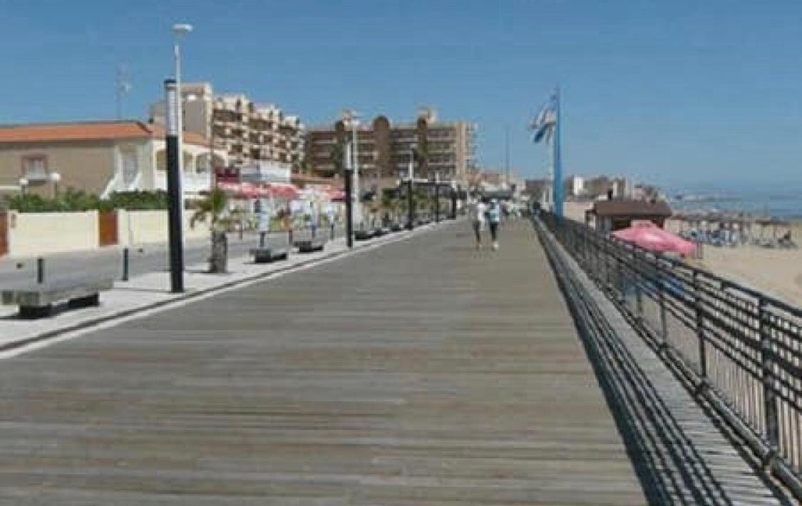 Apartment With Pool & Balcony Less Than 10Min Walk To La Mata Beach! Torrevieja Kültér fotó