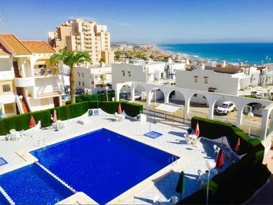 Apartment With Pool & Balcony Less Than 10Min Walk To La Mata Beach! Torrevieja Kültér fotó