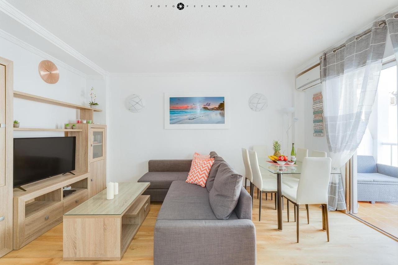 Apartment With Pool & Balcony Less Than 10Min Walk To La Mata Beach! Torrevieja Kültér fotó